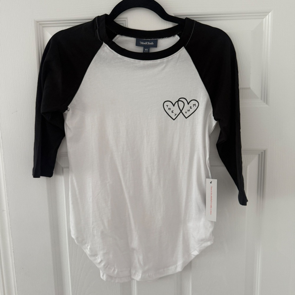 ModCloth They Them Graphic T Shirt‎ XS Raglan Baseball Tee Nonbinary LGBTQ Pride